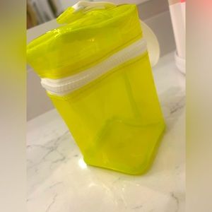 I’m selling the drunk elephant minis bag!!